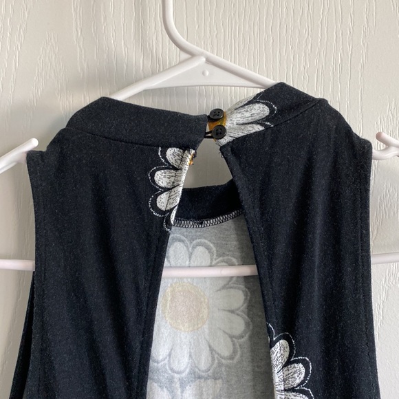 Forever 21 Daisy Open Back Romper Size S - Picture 5 of 6